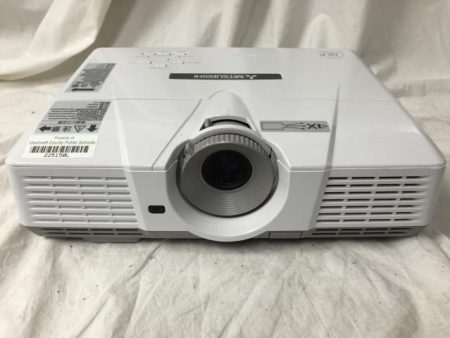 Mitsubishi XD500U DLP Projector NO LAMP Speckled Picture AS-IS For Sale