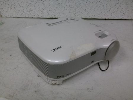 NEC VT670 Multimedia LCD Video Projector 400:1 1024x768 720p Lamp Hours: 362 For Sale